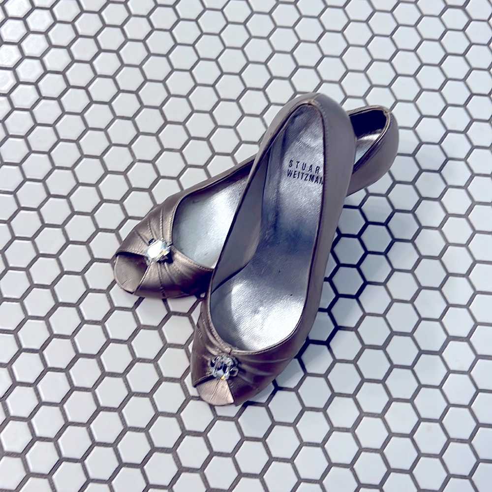 Stuart Weitzman kitten heels size 6